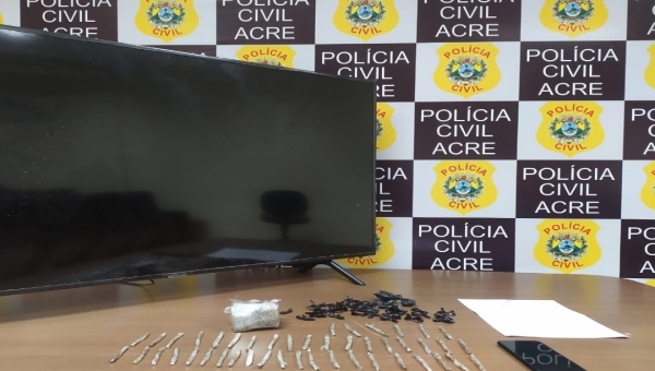 Polícia Civil prende foragido da Justiça e apreende maconha e produtos de roubo 